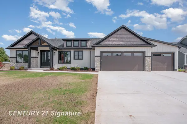 8884 Copper CT, Freeland, MI 48623