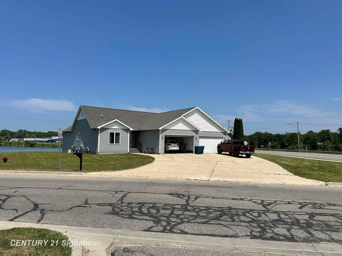 123/125 Pearson ST, Beaverton, MI 48612 - #1