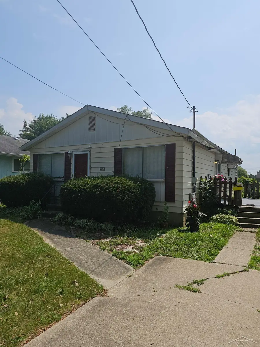 2258 California AVE, Saginaw, MI 48601 - #3