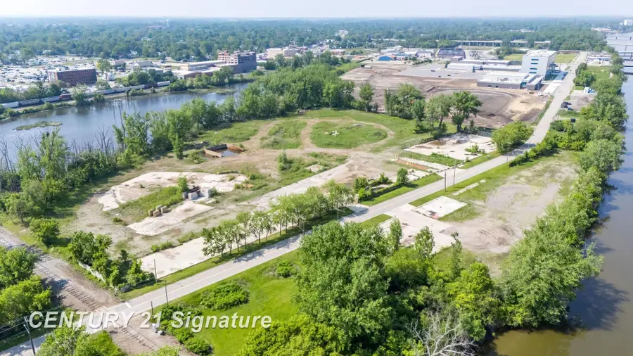 1445 N Niagara ST, Saginaw, MI 48602 - #2