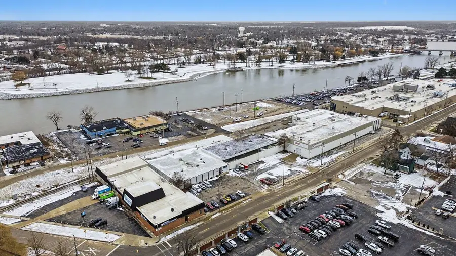 916 N Niagara ST, Saginaw, MI 48602 - #2