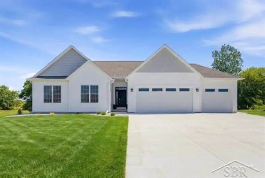 4521 E Crossroads DR, Monitor, MI 48706 - #1