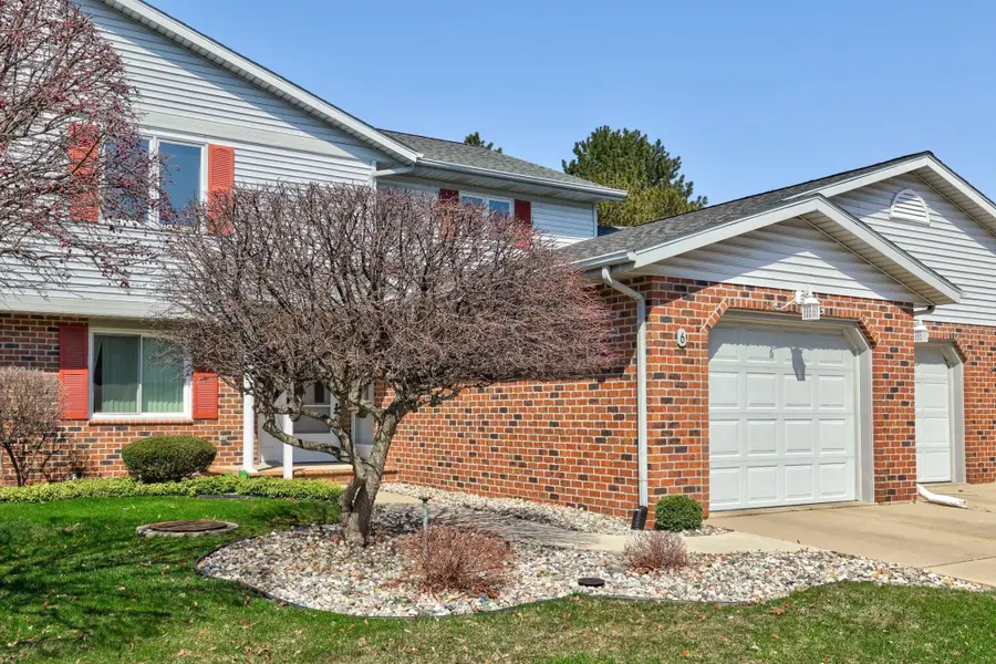 6 Wilshire DR, Frankenmuth, MI 48734 - #2