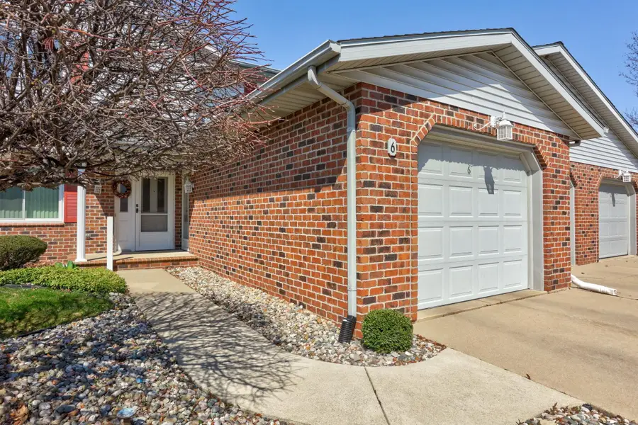 6 Wilshire DR, Frankenmuth, MI 48734 - #3
