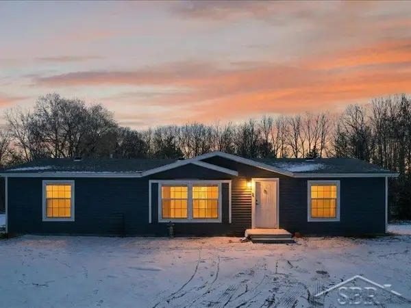 3413 Arenac-State RD, Standish, MI 48658