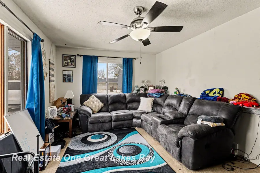 2216 Allison ST, Saginaw, MI 48601 - #3