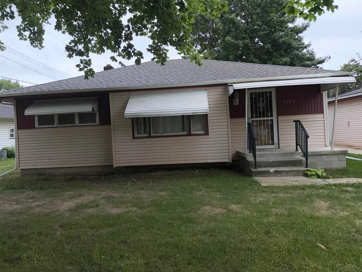 2609 S Outer Drive DR, Saginaw, MI 48601 - #1