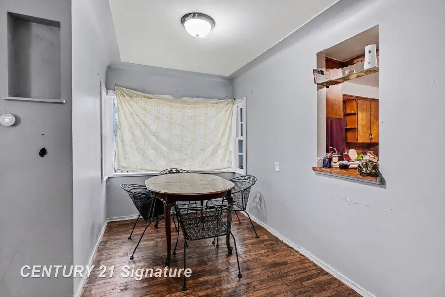 2002 Marquette ST, Saginaw, MI 48602 - #3