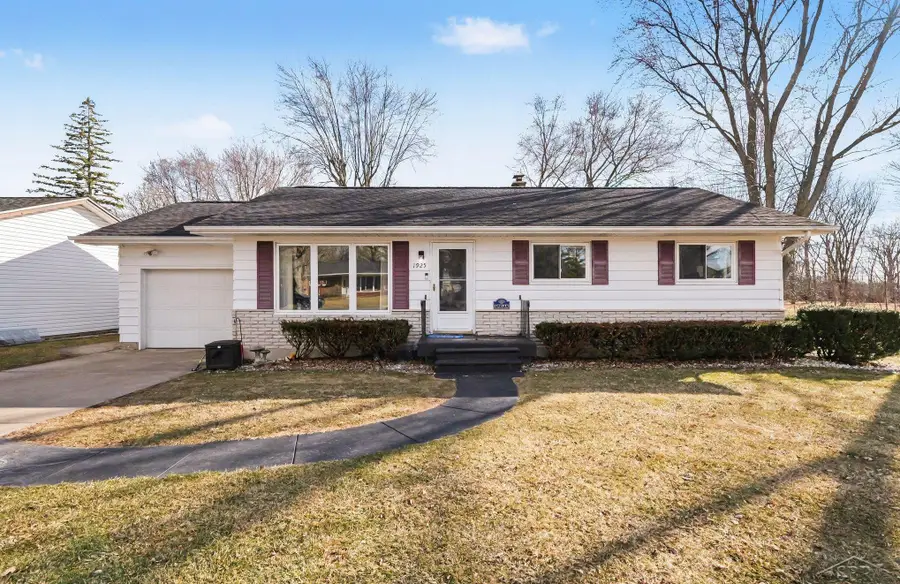 1925 Schust RD, Saginaw, MI 48604 - #2