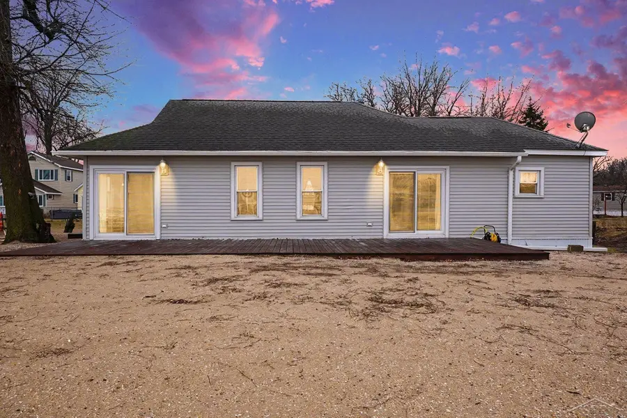 667 Bay RD, Bangor, MI 48706 - #2