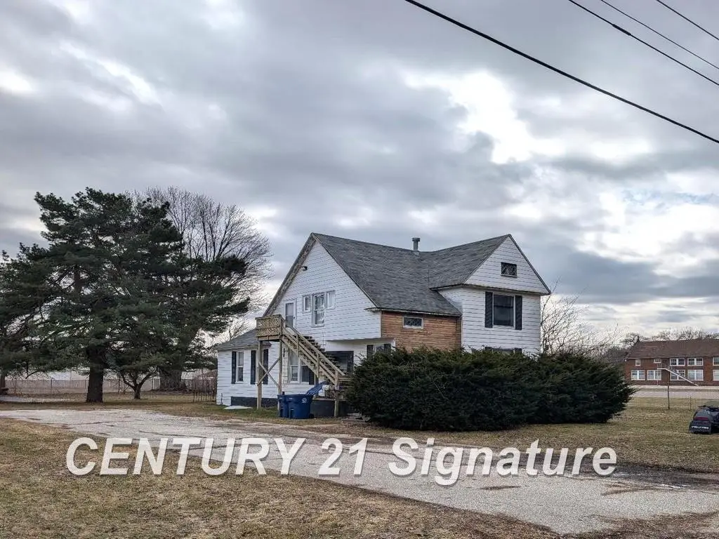 812 Sanderson ST, Saint Charles, MI 48655 - #1