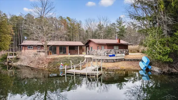 4403 N Raucholz RD, Hemlock, MI 48626