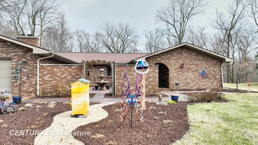 6728 N River RD, Freeland, MI 48623 - #2