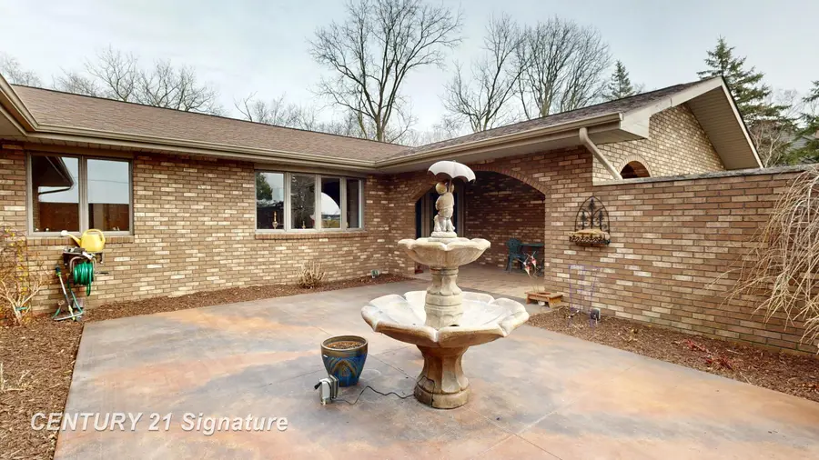 6728 N River RD, Freeland, MI 48623 - #3