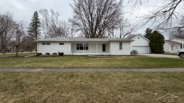 701 Airfield LN, Midland, MI 48642