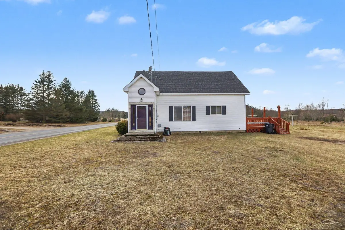 1742 W Moorestown RD, Pioneer, MI 49651 - #1