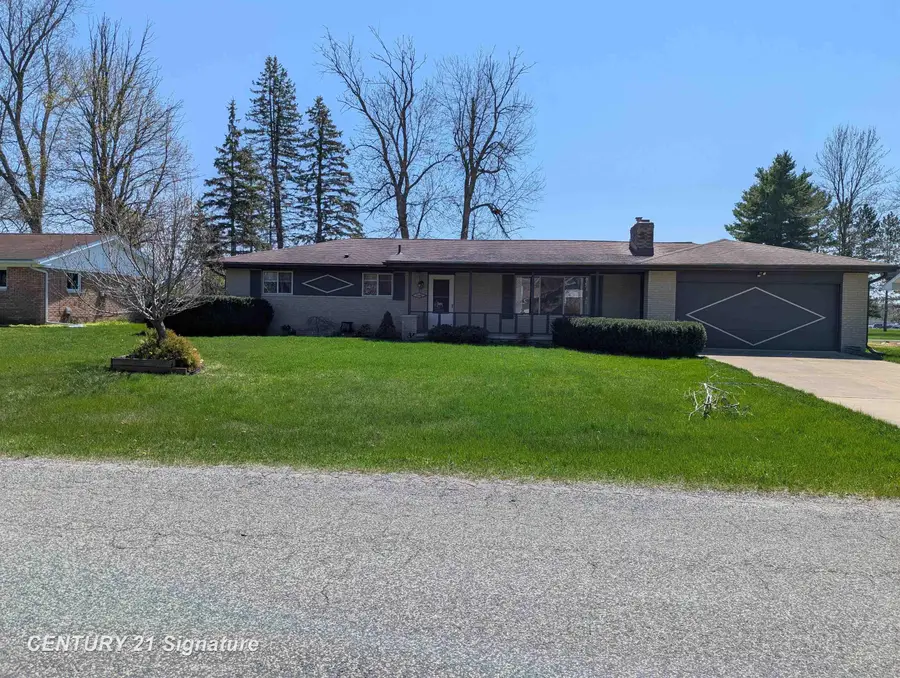 1040 Wheelock ST, Freeland, MI 48623 - #2