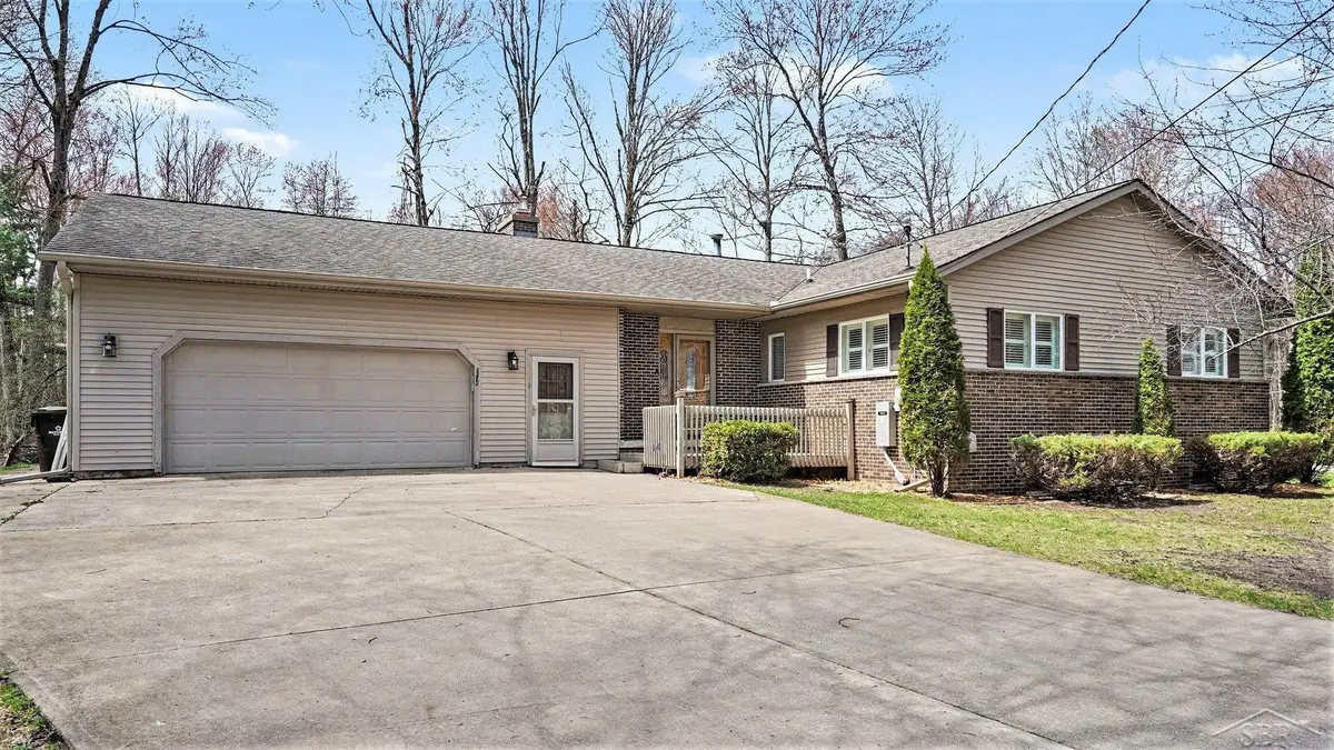 3323 Lakeside DR, Sanford, MI 48657 - #1