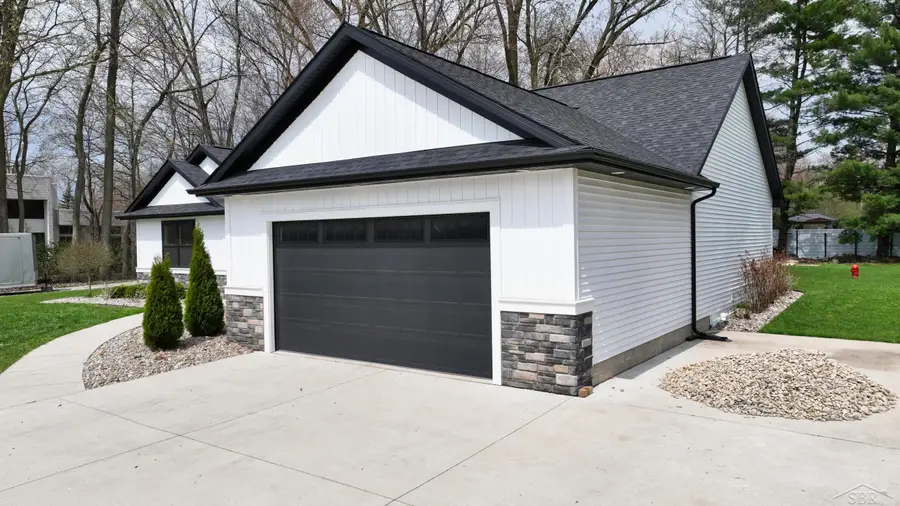 1266 Freeland RD, Frankenlust, MI 48706 - #3