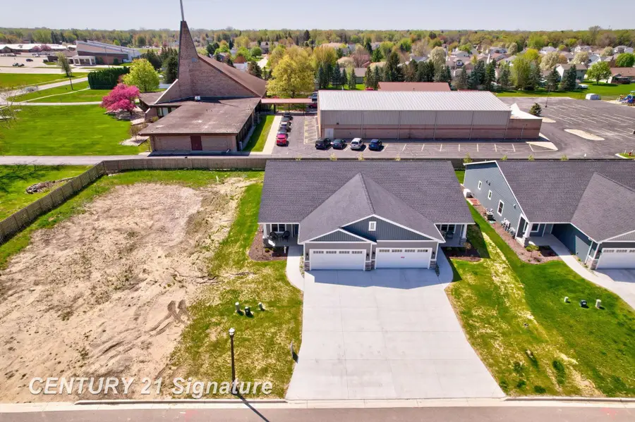 4086 Woodburn CT, Saginaw, MI 48603 - #2