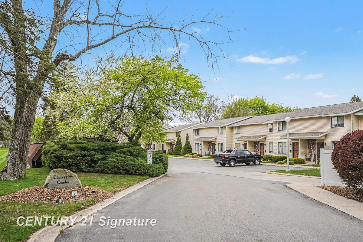 309 Cherryview DR, Midland, MI 48640 - #1