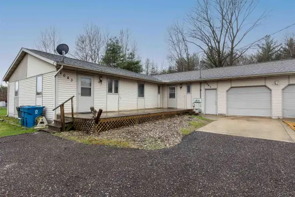 2043/2047 N Neiner RD, Sanford, MI 48657