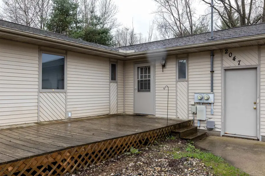 2043/2047 N Neiner RD, Sanford, MI 48657 - #2