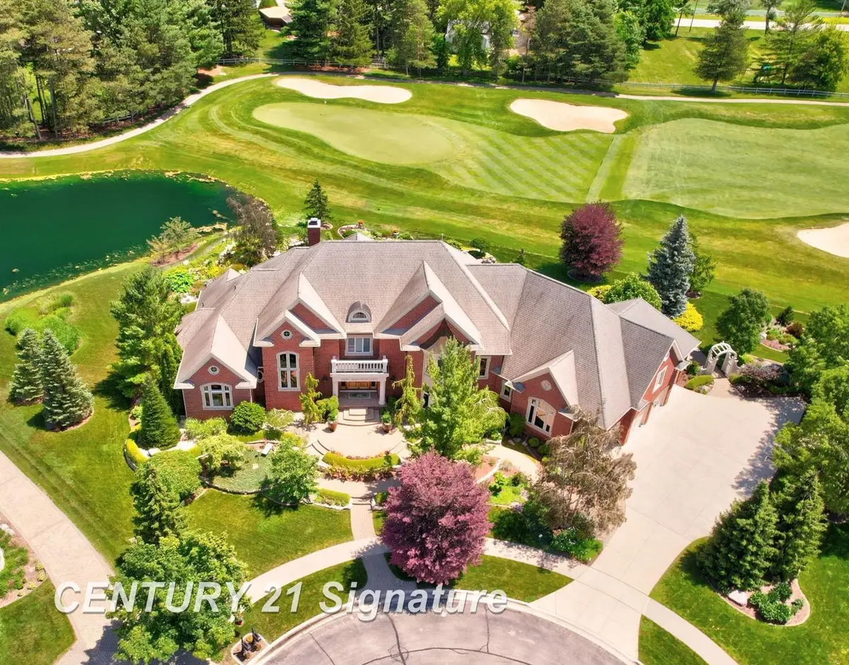 8 Appleshire CT, Freeland, MI 48623 - #1