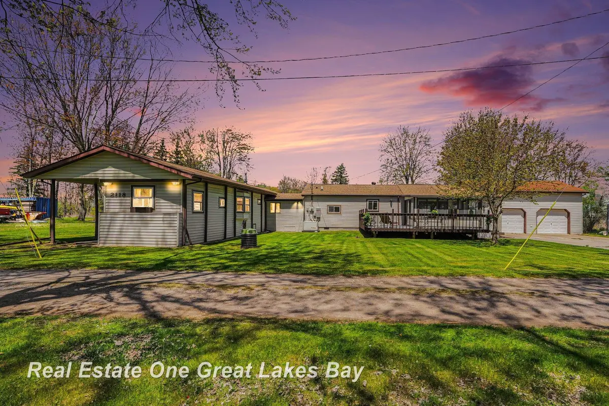 2118 Lakeview ST, Standish, MI 48658 - #1