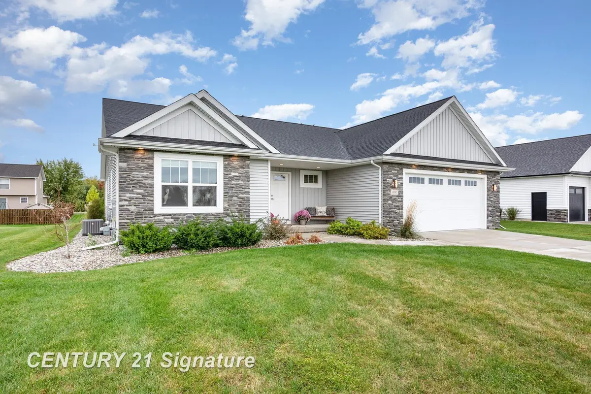 10585 Prairie View CT, Freeland, MI 48623 - #1