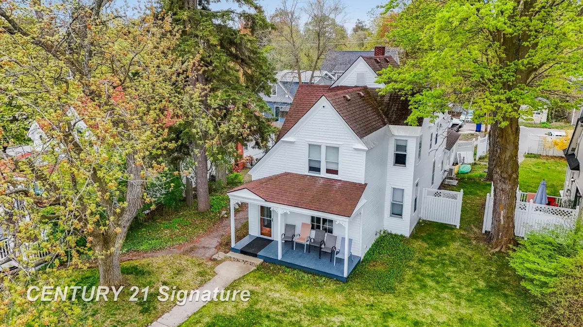 607 W Front ST, Traverse City, MI 49684 - #1