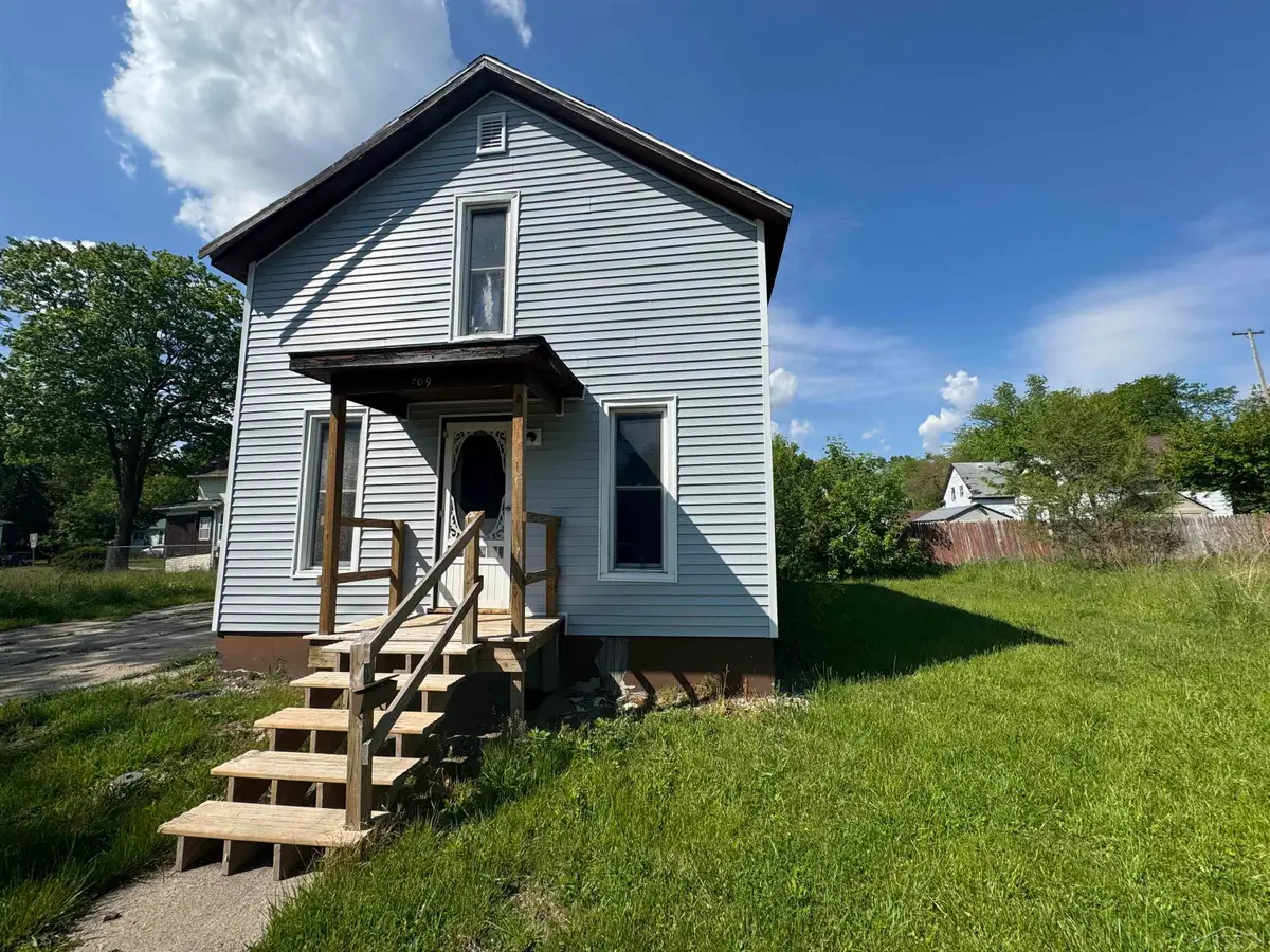 709 Atwater ST, Saginaw, MI 48601 - #1