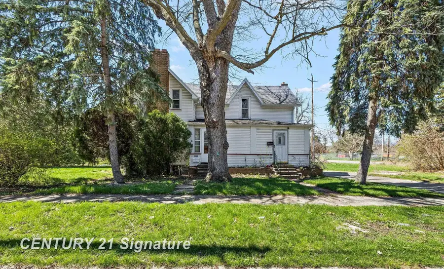 1911 Lincoln AVE, Saginaw, MI 48601 - #2