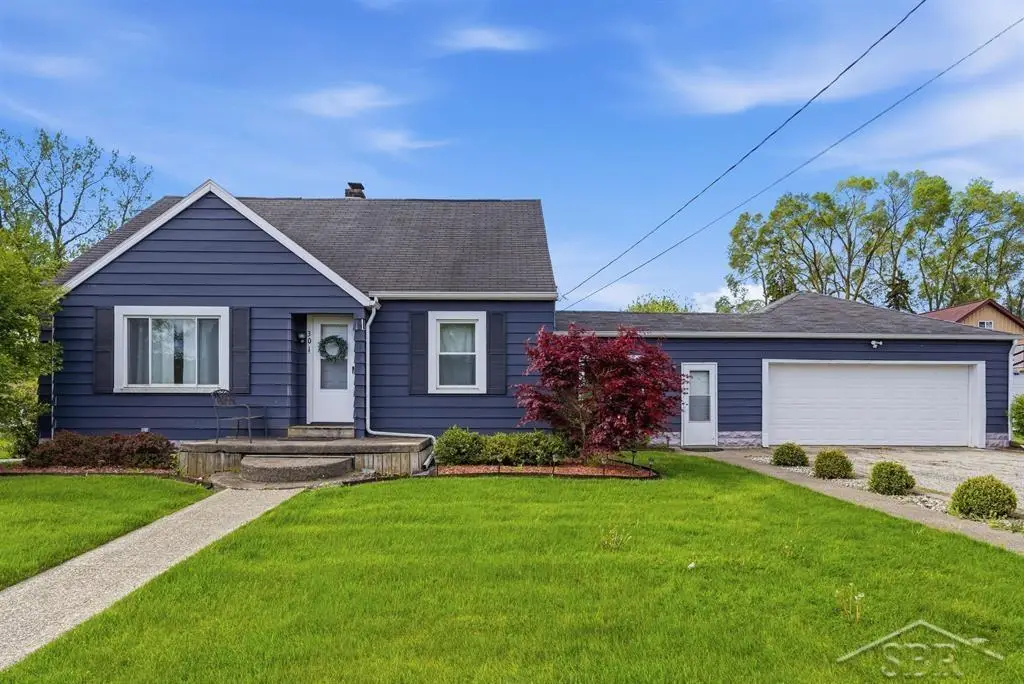301 Church ST, Auburn, MI 48611 - #1