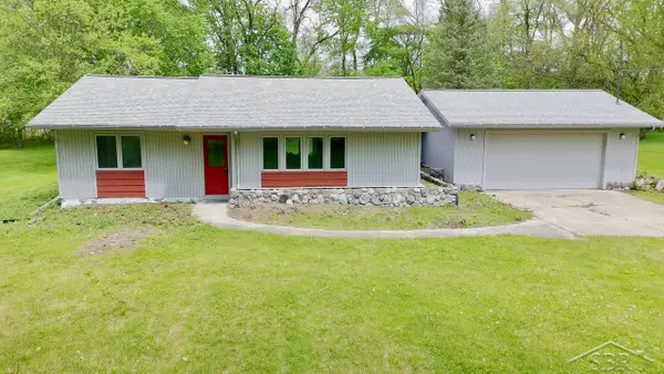 3087 E Gordonville RD, Midland, MI 48640