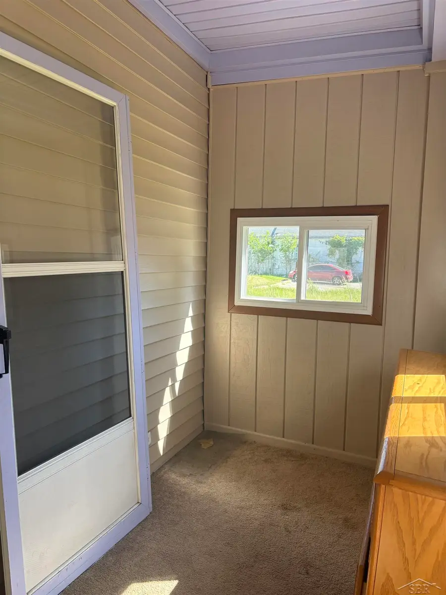 2351  S Michigan ST, Saginaw, MI 48602 - #3