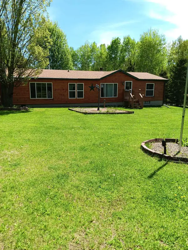 8 W County Rd 424 RD, Gaastra, MI 49927