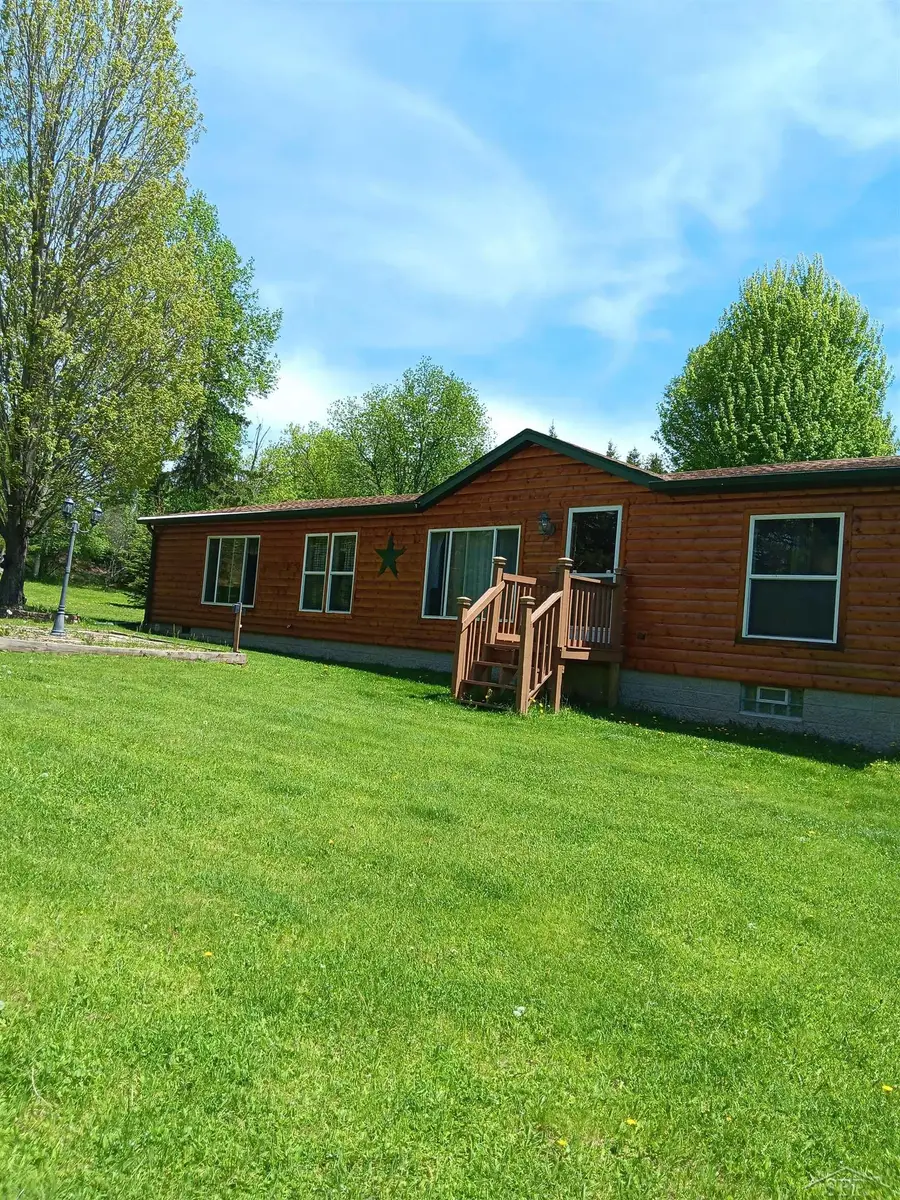 8 W County Rd 424 RD, Gaastra, MI 49927 - #2