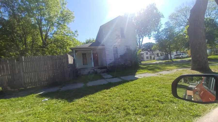 921 Monroe ST, Saginaw, MI 48602 - #2