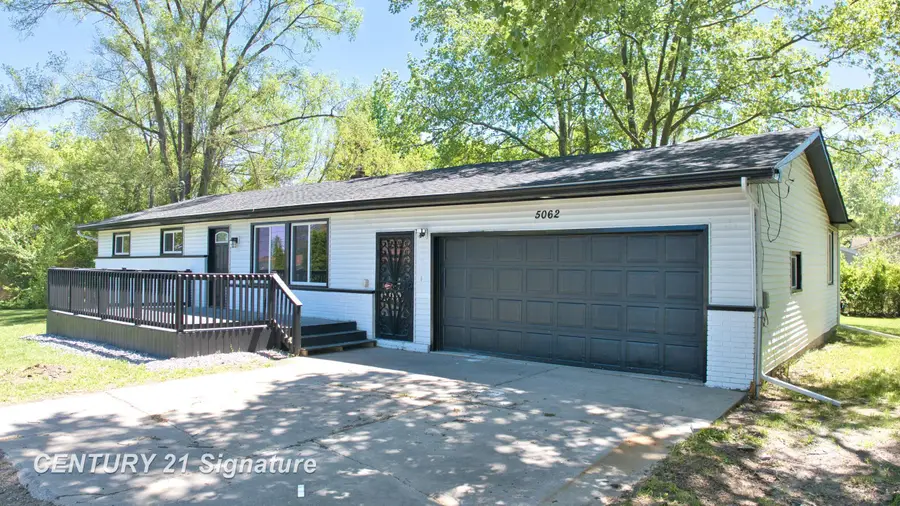 5062 Akron ST, Saginaw, MI 48601 - #3