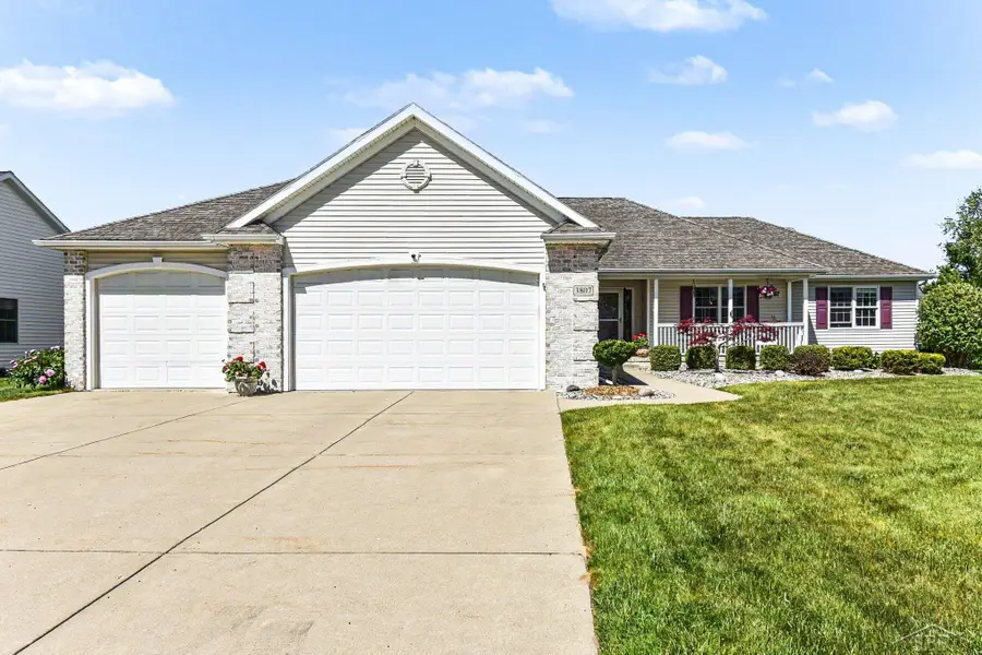 3807 Wild Pine DR, Saginaw, MI 48603 - #2