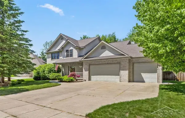 403 Shirewood LN, Midland, MI 48642