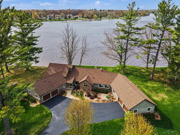 4589 N Island DR, Sanford, MI 48657
