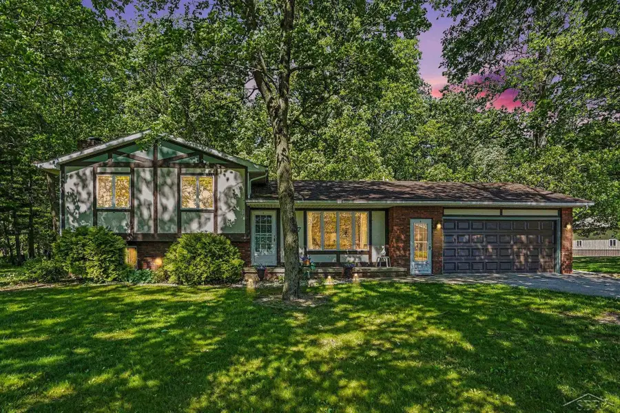 177 N Cotter RD, Essexville, MI 48732 - #2