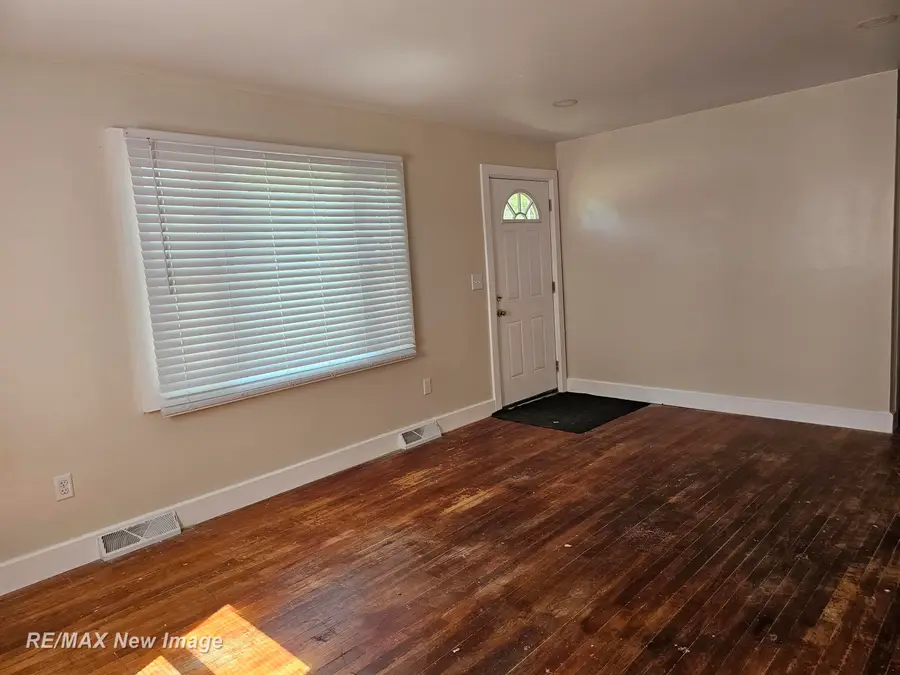 2126 Hammel ST, Saginaw, MI 48601 - #3