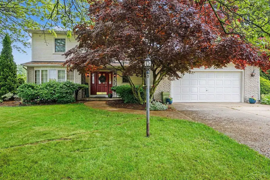 179 Holbrook LN, Saginaw, MI 48638 - #2