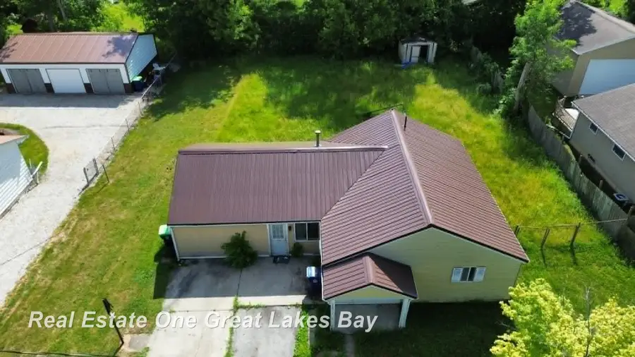 3531 Lionshead LN, Saginaw, MI 48601 - #3