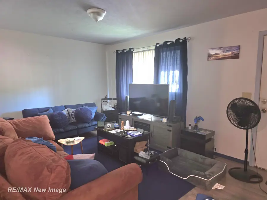 1422 Chatham DR, Saginaw, MI 48601 - #3