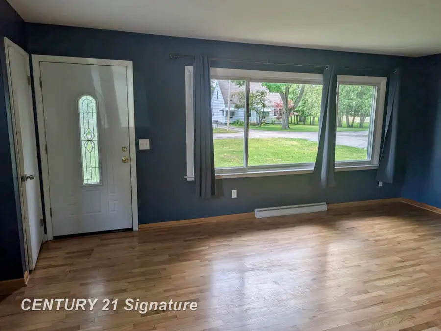 771 S Frost DR, Saginaw, MI 48638 - #2