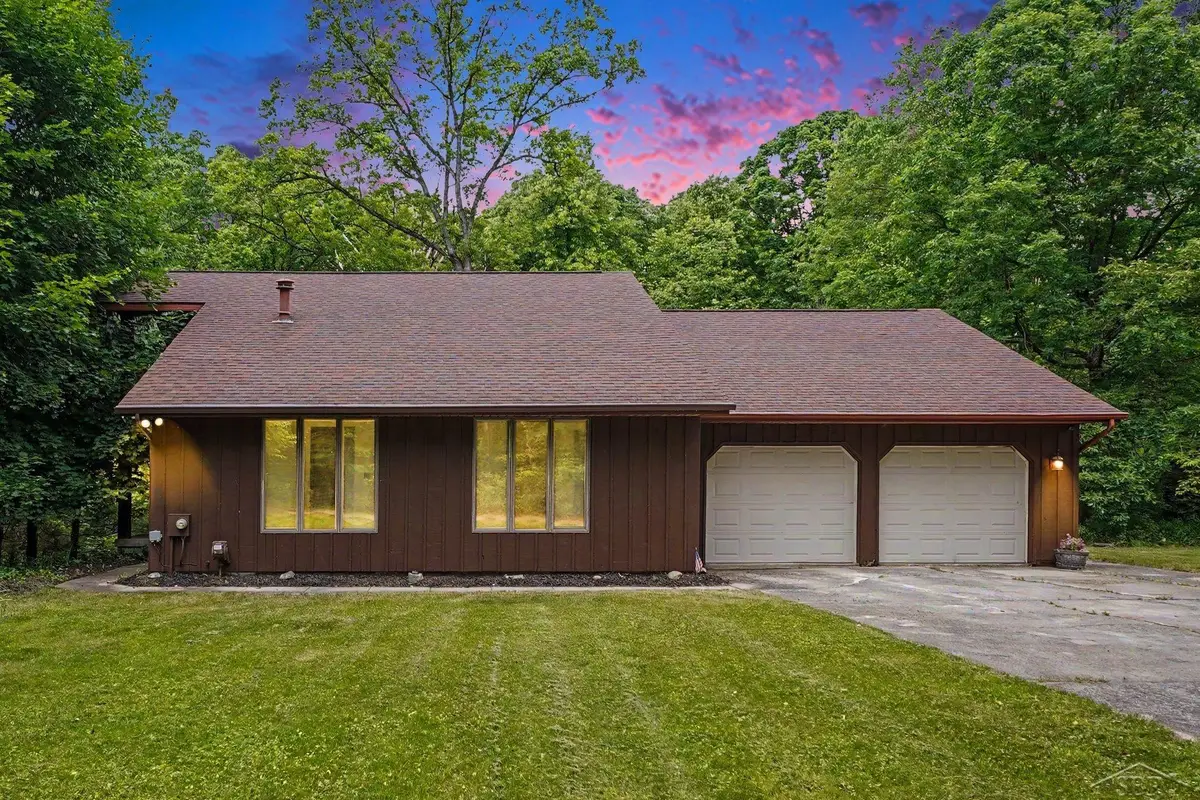 371 E Saginaw RD, Sanford, MI 48657 - #1
